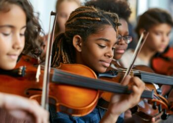 Musicarium começa turnê mundial da camerata de cordas