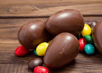 Cacau pressiona indústria e faz ovos de Páscoa subirem até 36% em 2026