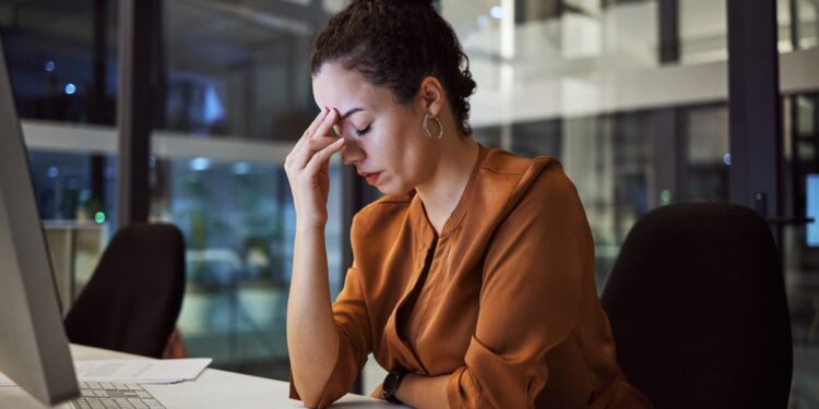 Cansaço persistente pode ter origem hormonal e não apenas emocional