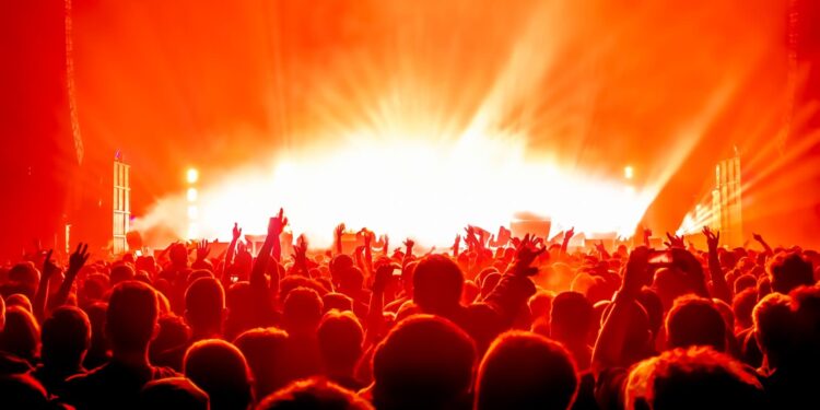 O que fazer em São Paulo neste fim de semana: Virada Cultural, shows, teatro e feira de adoção de pets