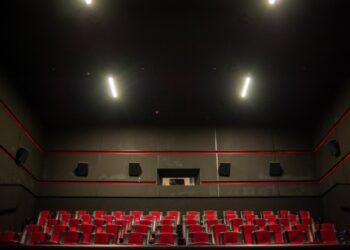 Livro registra cinemas abandonados e a memória de quem mantém essas salas vivas